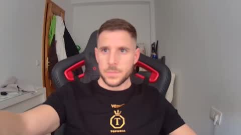 Snapshot of beastcumcam chatting on 20, 3, 2026 beastcumcam online show from 20, 3, 2026