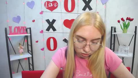 BeatriceFlyy online show from 19, 2, 2025