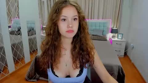 Snapshot of beatricewild chatting on 14, 10, 2025 BeatriceWild online show from 14, 10, 2025