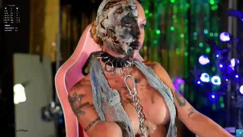 Snapshot of beatrix_rich chatting on 4, 10, 2025 beatrix_rich online show from 4, 10, 2025