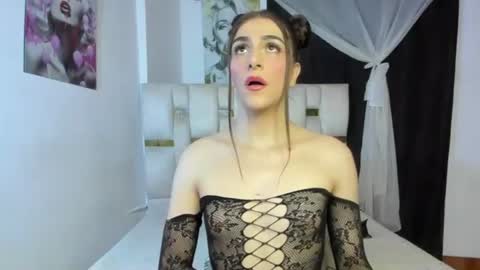 Snapshot of beautiful_doll888 chatting on 15, 7, 2026 Valeria online show from 15, 7, 2026