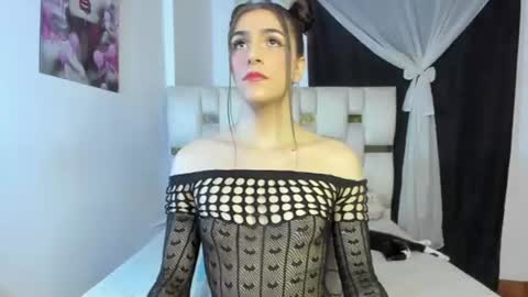 Snapshot of beautiful_doll888 chatting on 19, 7, 2026 Valeria online show from 19, 7, 2026