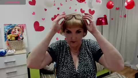 Snapshot of beautiful_lina7 chatting on 8, 2, 2025 your Lana online show from 8, 2, 2025