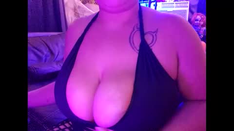 Snapshot of beautifull_sin69 chatting on 19, 10, 2025 MONSTAHEAD69 online show from 19, 10, 2025