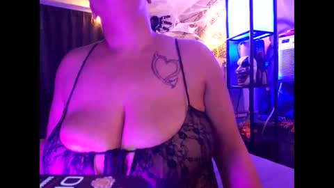 Snapshot of beautifull_sin69 chatting on 28, 10, 2025 MONSTAHEAD69 online show from 28, 10, 2025