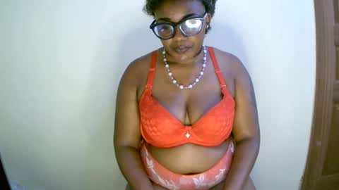 beautifulpeach2 online show from 19, 1, 2025