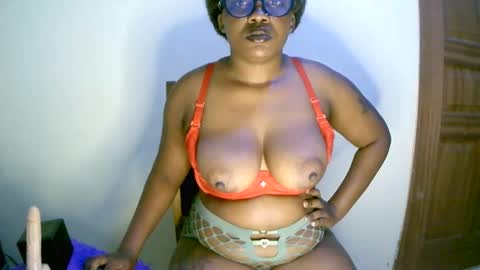 beautifulpeach2 online show from 25, 1, 2025