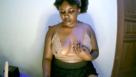 beautifulpeach2 online show from 25, 1, 2025