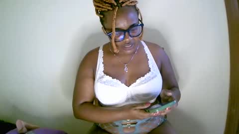 beautifulpeach2 online show from 5, 2, 2025