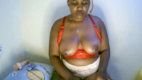 beautifulpeach2 online show from 7, 2, 2025