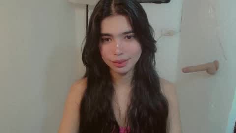 Snapshot of beautifultrixie chatting on 22, 5, 2026 TRIXIE online show from 22, 5, 2026