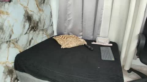 Snapshot of beauty_lana18 chatting on 18, 12, 2025 lana online show from 18, 12, 2025