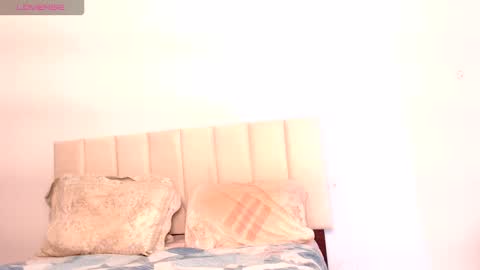 Snapshot of bebe_sua chatting on 19, 2, 2025 Jennifer online show from 19, 2, 2025