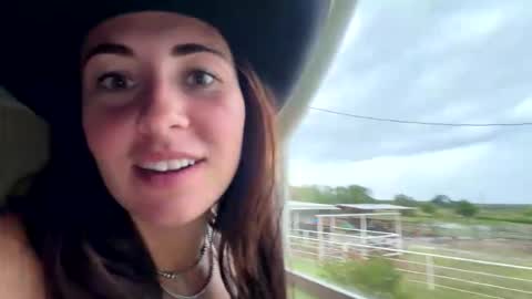 beccaraexoxo online show from 27, 5, 2026