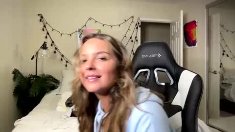 Snapshot of befxckingnice chatting on 7, 1, 2025 all links here online show from 7, 1, 2025