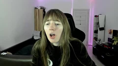 Snapshot of bekkareyes chatting on 18, 11, 2025 bekka online show from 18, 11, 2025