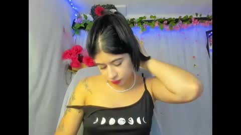 modelo independiente online show from 22, 4, 2026