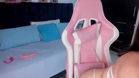 bella13_ online show from 23, 3, 2026