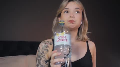 Snapshot of bella_alita chatting on 6, 3, 2025 lita online show from 6, 3, 2025