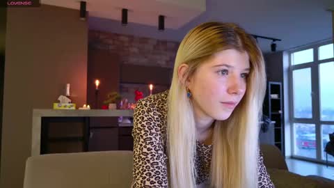 Bella online show from 10, 3, 2025