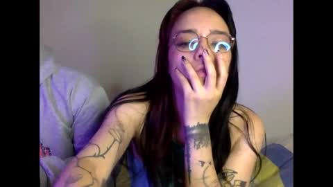 bella_and_koko online show from 19, 4, 2026