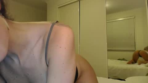 Snapshot of bella_bloom1 chatting on 3, 10, 2025 Bella online show from 3, 10, 2025