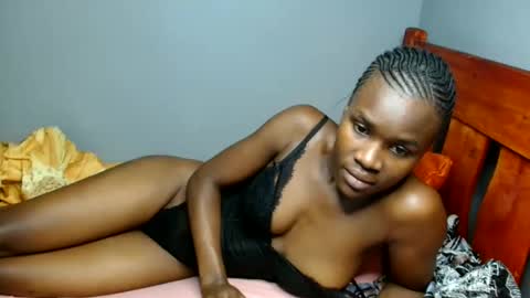 Snapshot of bella_cocy chatting on 9, 6, 2026 cocy online show from 9, 6, 2026