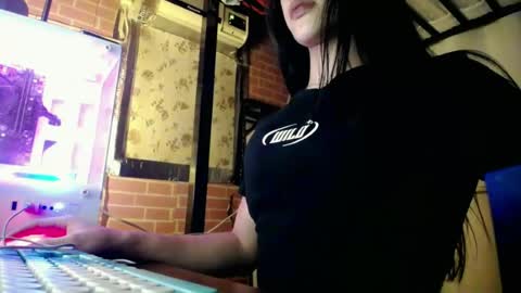 Bella online show from 12, 6, 2026