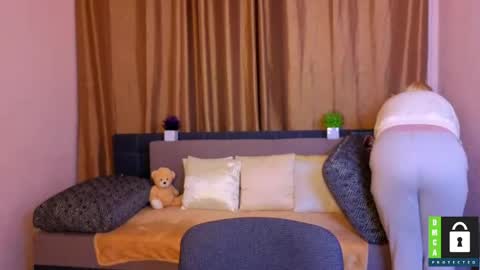 Bella online show from 24, 4, 2026