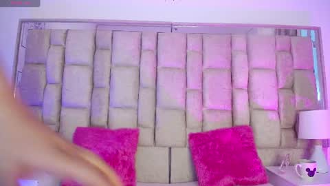 Snapshot of bella_haimi chatting on 9, 6, 2026 bella online show from 9, 6, 2026