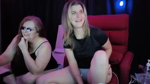 Snapshot of bella_james_1988 chatting on 15, 9, 2025 Bella James online show from 15, 9, 2025