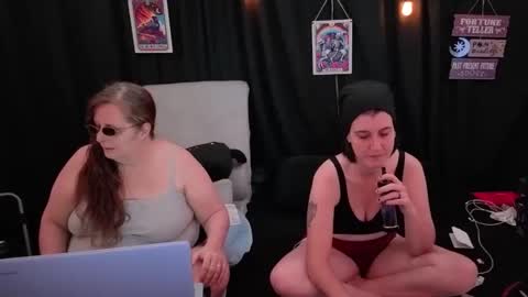 Snapshot of bella_james_1988 chatting on 3, 11, 2025 Bella James online show from 3, 11, 2025