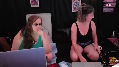 Snapshot of bella_james_1988 chatting on 9, 11, 2025 Bella James online show from 9, 11, 2025