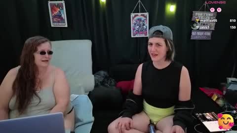 Snapshot of bella_james_1988 chatting on 12, 11, 2025 Bella James online show from 12, 11, 2025