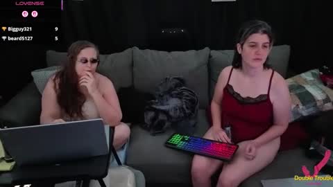 Snapshot of bella_james_1988 chatting on 19, 12, 2025 Bella James online show from 19, 12, 2025