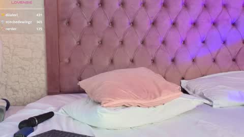 Bella online show from 6, 1, 2025