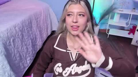  Bella  online show from 5, 1, 2026