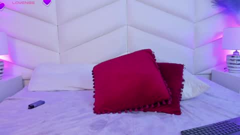 bella_peach_ online show from 27, 3, 2026