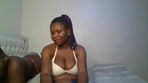 Snapshot of bella_rose3 chatting on 10, 9, 2025 bella online show from 10, 9, 2025