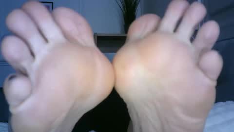Snapshot of bella_sexy_feet chatting on 17, 1, 2025 bella_sexy_feet online show from 17, 1, 2025