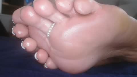 Snapshot of bella_sexy_feet chatting on 26, 2, 2025 bella_sexy_feet online show from 26, 2, 2025