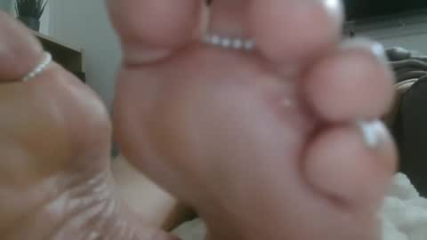 Snapshot of bella_sexy_feet chatting on 27, 2, 2025 bella_sexy_feet online show from 27, 2, 2025