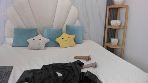 Bella online show from 24, 4, 2026