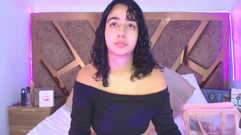 Bella Swwan  online show from 11, 4, 2026