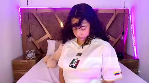 Bella Swwan  online show from 14, 6, 2026