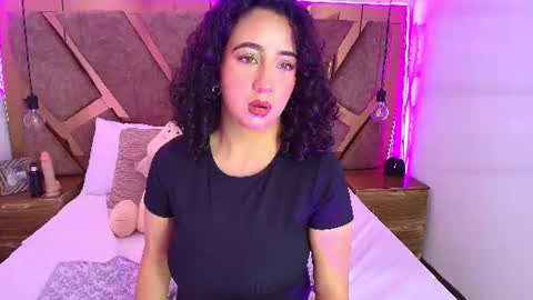 Bella Swwan  online show from 8, 7, 2026