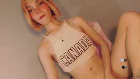 Snapshot of bella_tara chatting on 16, 12, 2024 Bella online show from 16, 12, 2024