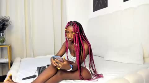 Bella sweetpea online show from 25, 6, 2026