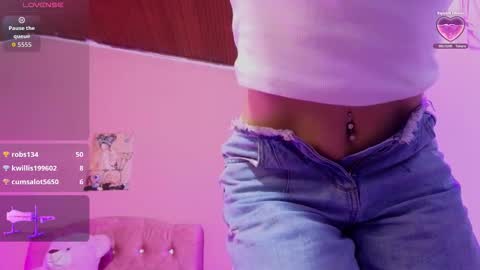 bella_thixx online show from 13, 9, 2025