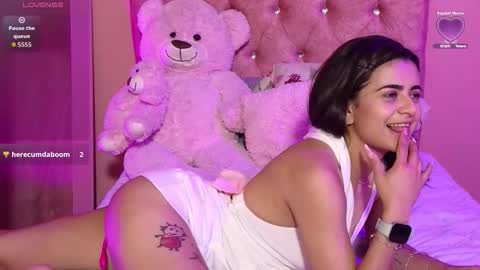 bella_thixx online show from 7, 10, 2025